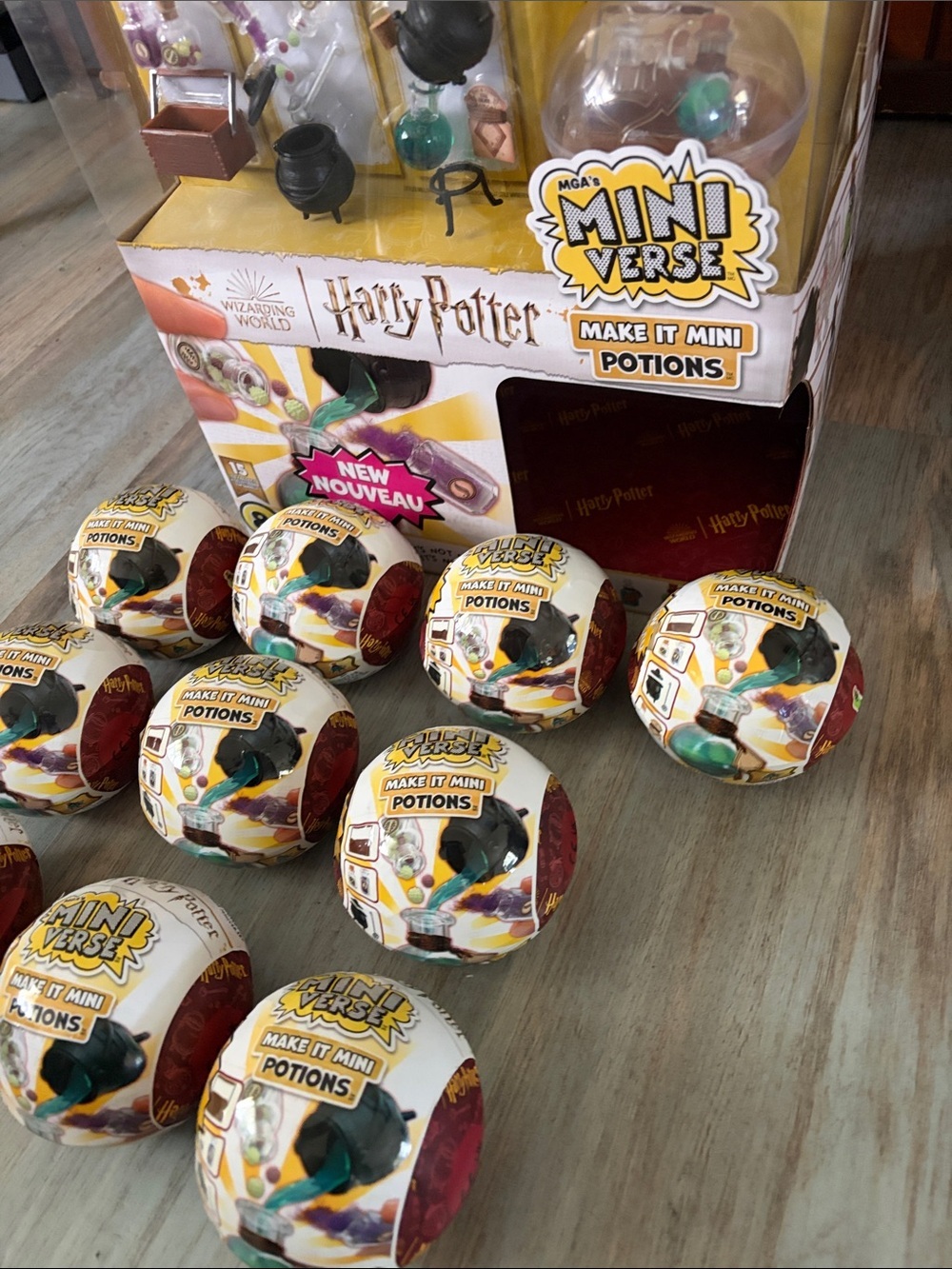 New Harry Potter mini verse display and 10 capsules - Picture 2 of 12